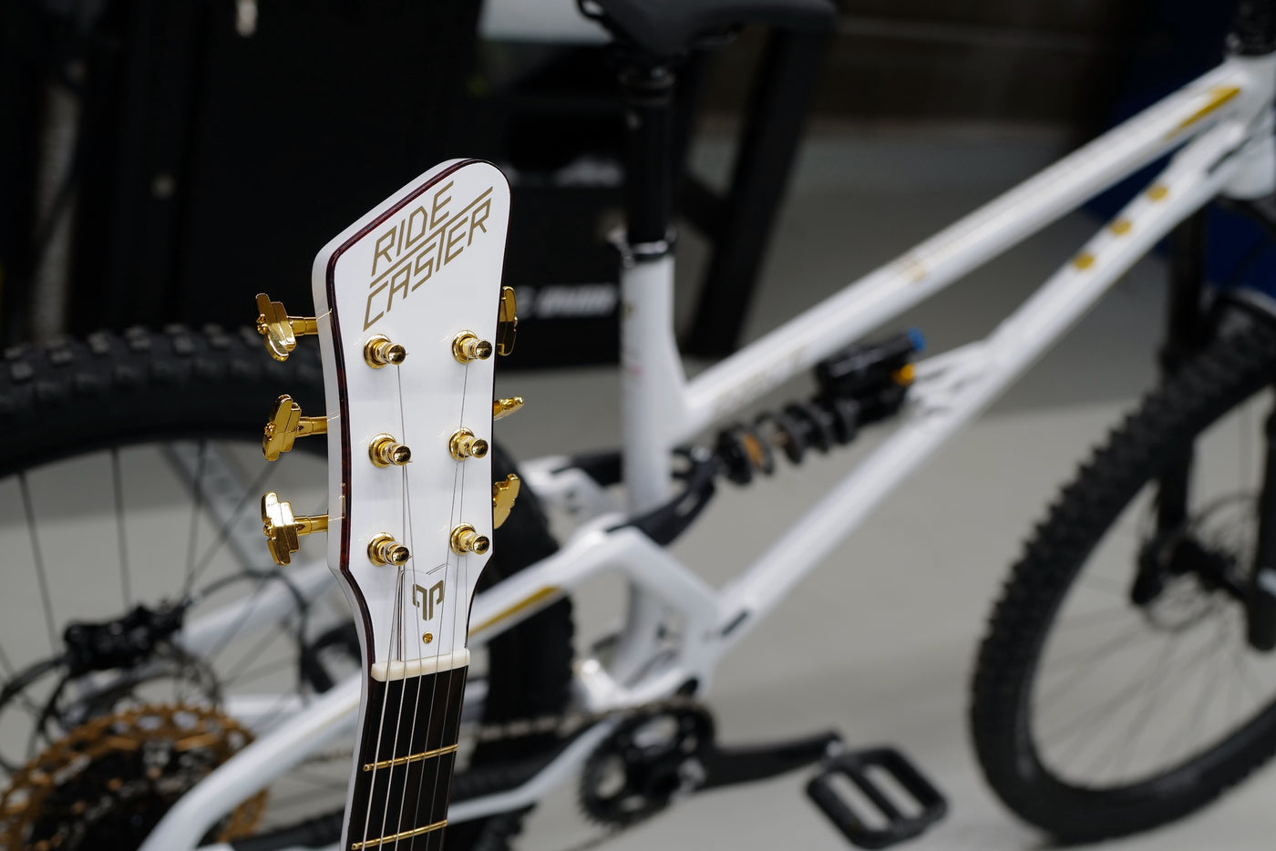 SHAN 5 RIDECASTER LTD EDITION