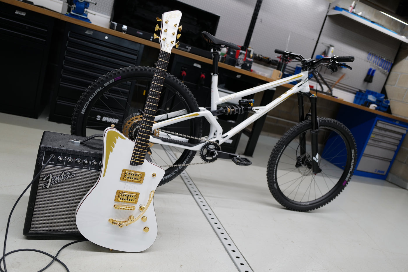 SHAN 5 RIDECASTER LTD EDITION